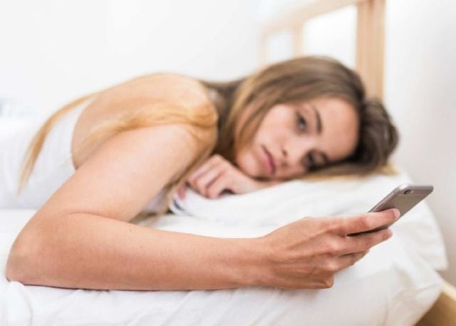 Virgo Man Slow To Respond to Text Messages